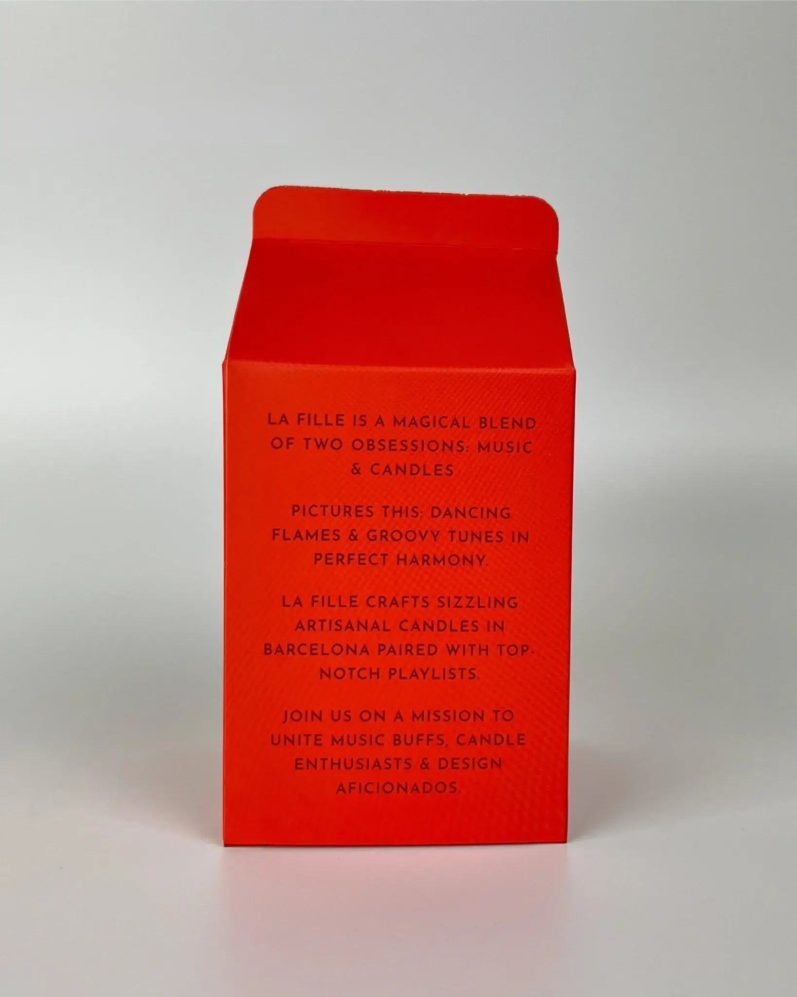 La Fille Bougie & Music scented candle Andalusian Jasmine with a secret playlist, made in Barcelona