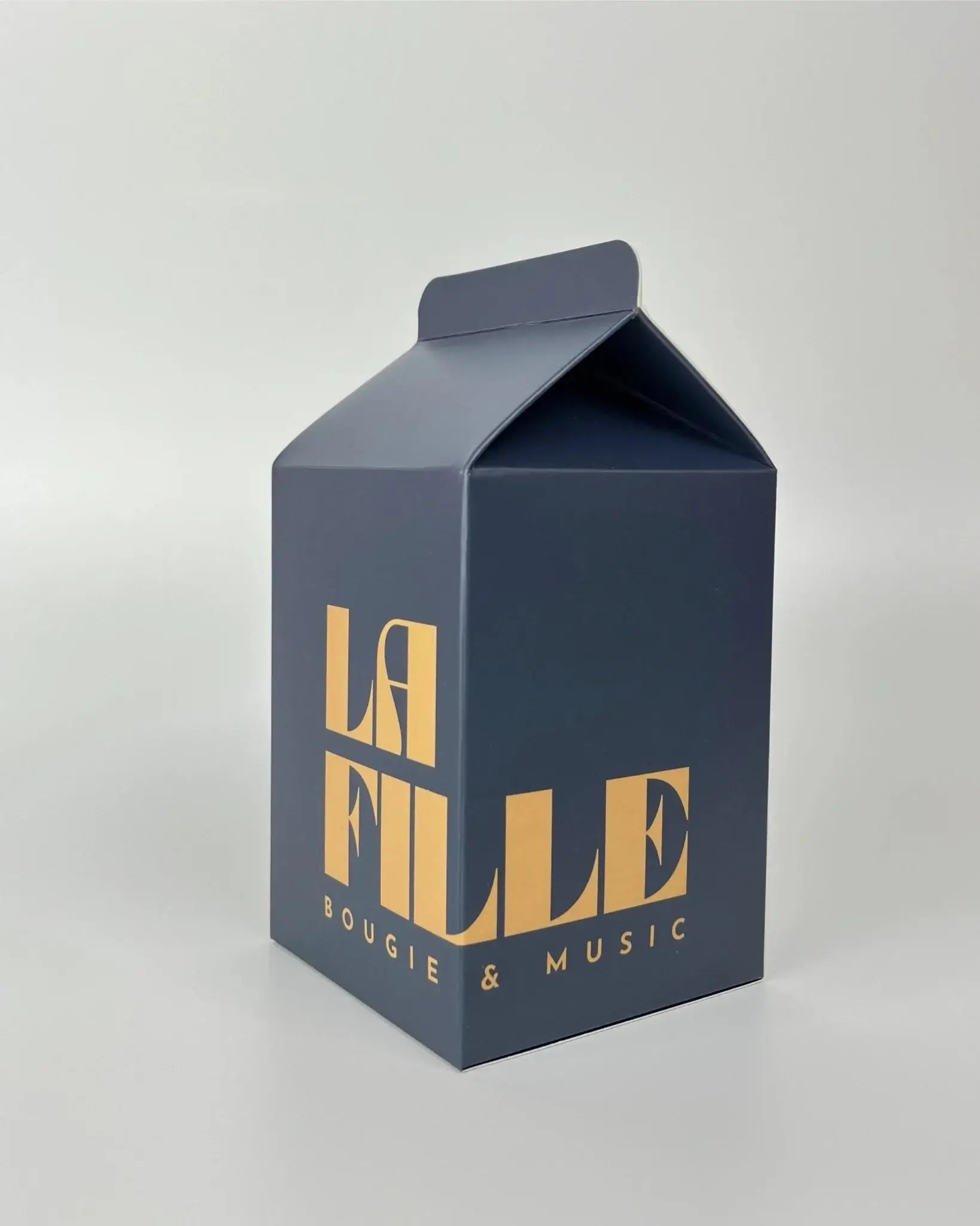 Bibliothèque La Fille Bougie & Music scented candle with a secret playlist, made in Barcelona