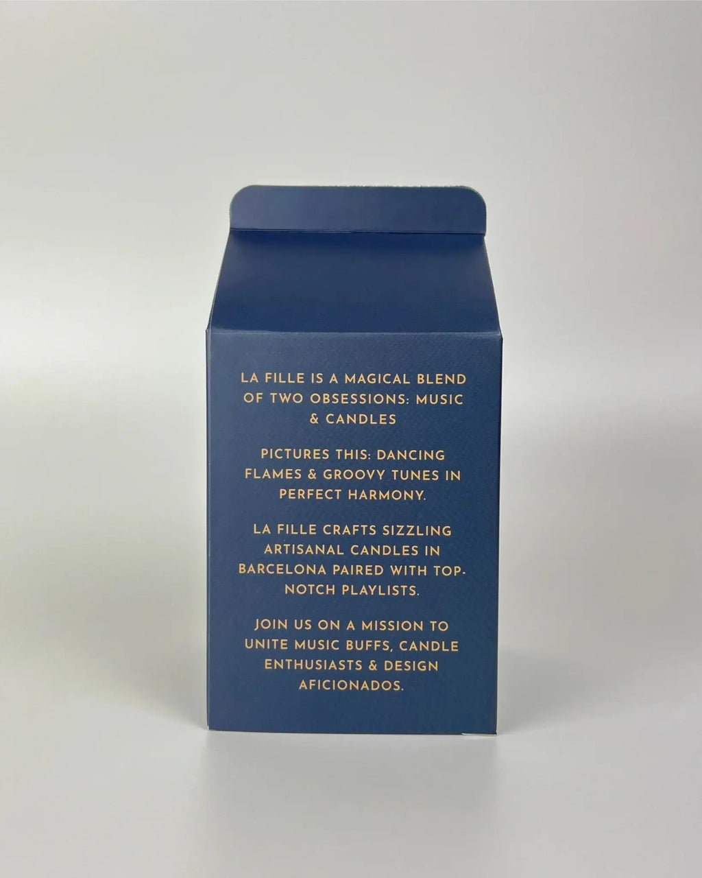 Bibliothèque La Fille Bougie & Music scented candle with a secret playlist, made in Barcelona
