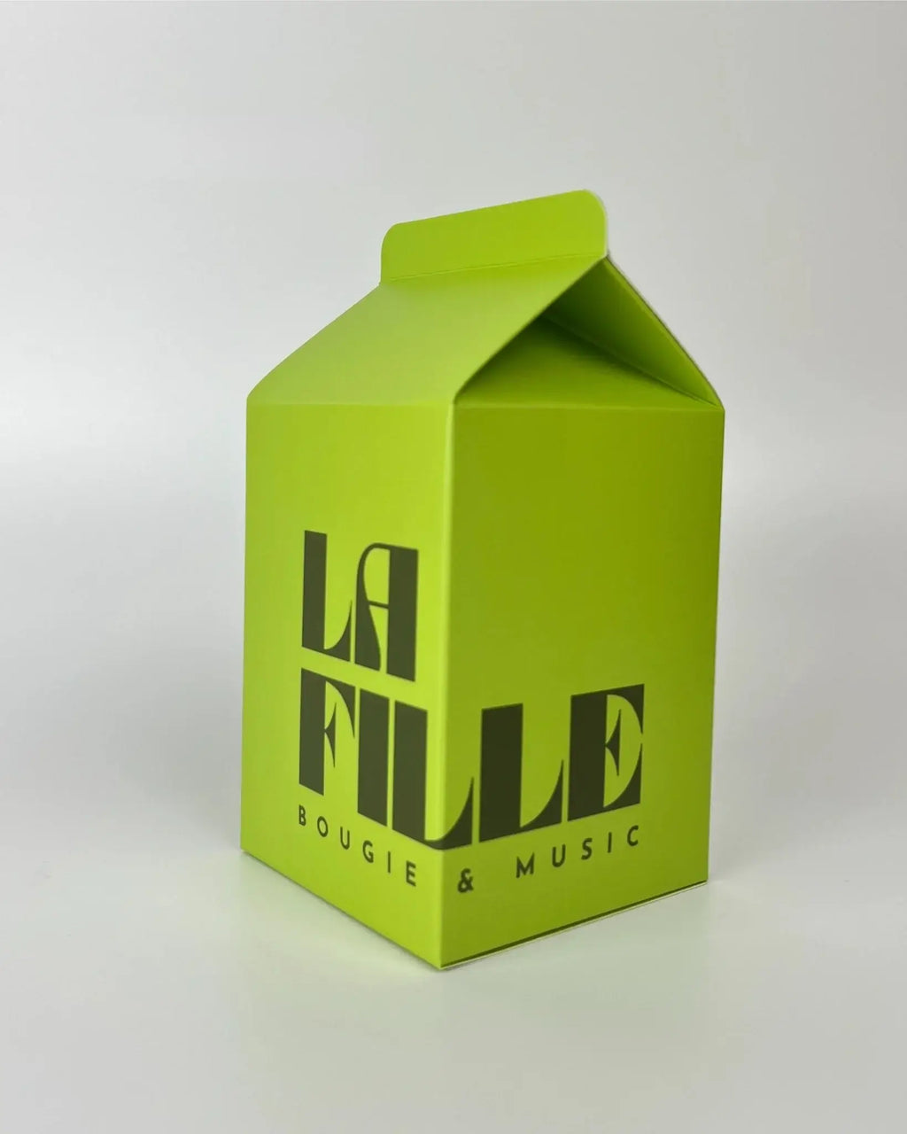 La Fille Bougie & Music scented candle Coco and Agrumes with a secret playlist, made in Barcelona