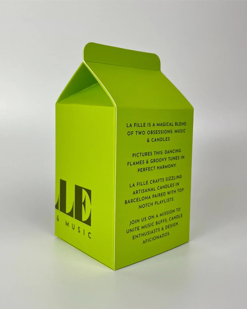 La Fille Bougie & Music scented candle Coco and Agrumes with a secret playlist, made in Barcelona