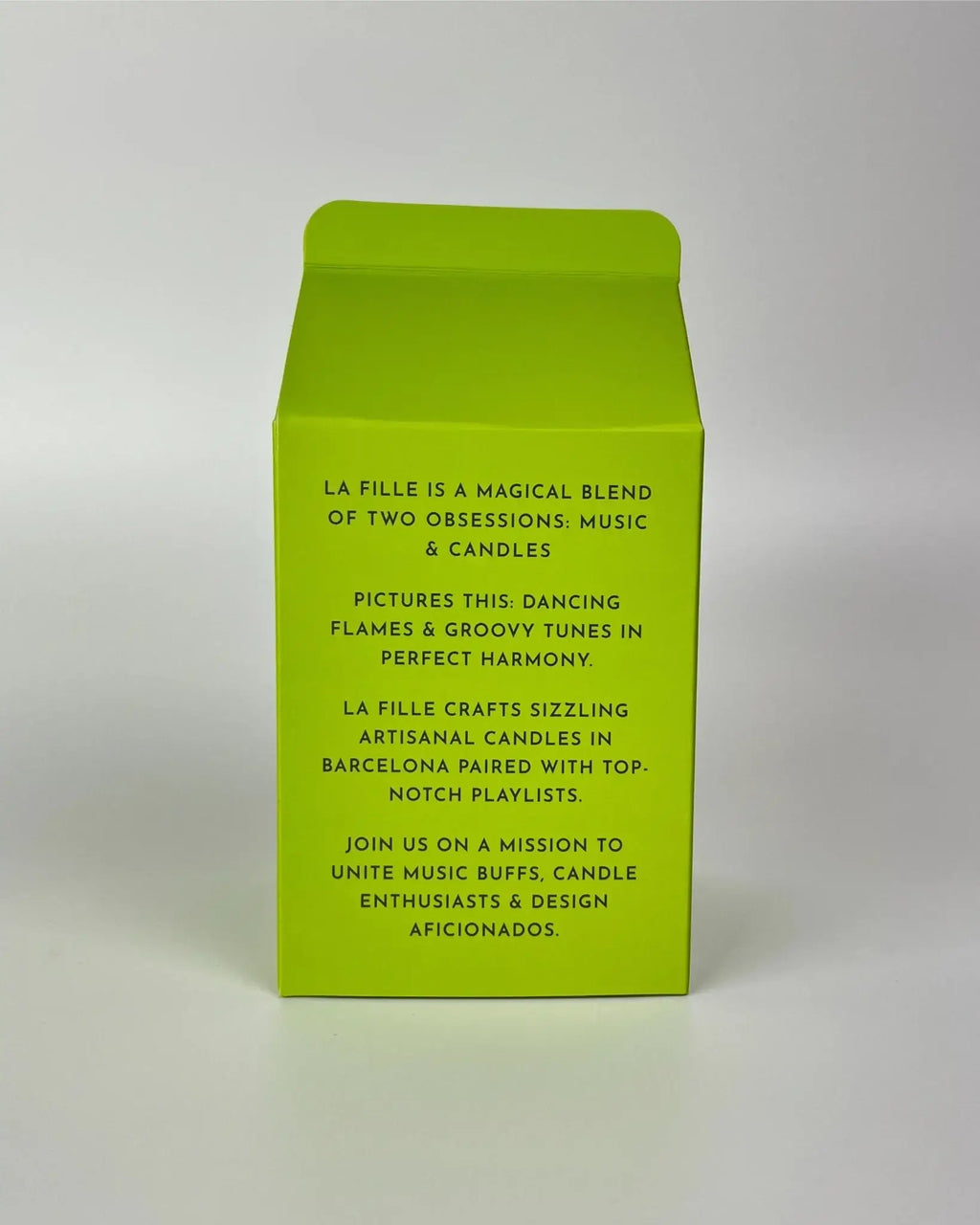 La Fille Bougie & Music scented candle Coco and Agrumes with a secret playlist, made in Barcelona