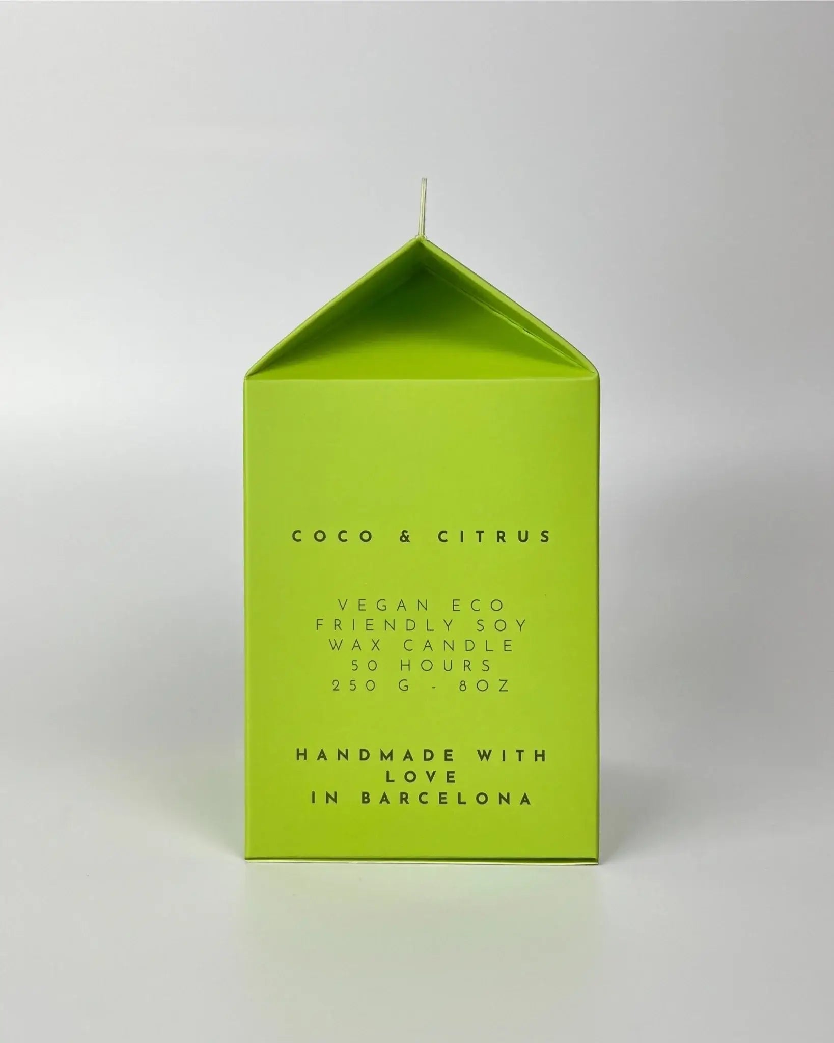 La Fille Bougie & Music scented candle Coco and Agrumes with a secret playlist, made in Barcelona