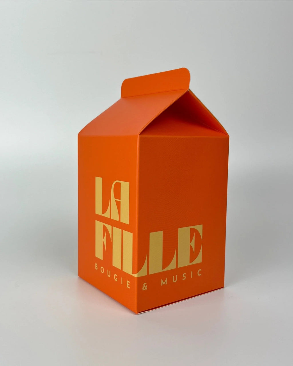 La Fille Bougie & Music scented candle Orange Blossom with a secret playlist, made in Barcelona