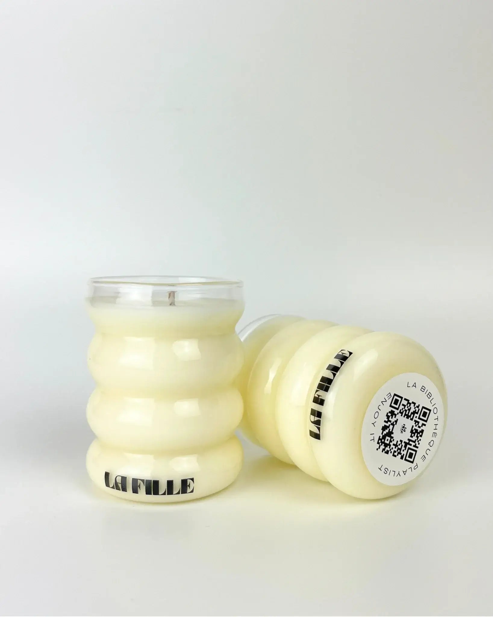 La Fille Bougie & Music scented candle Orange Blossom with a secret playlist, made in Barcelona